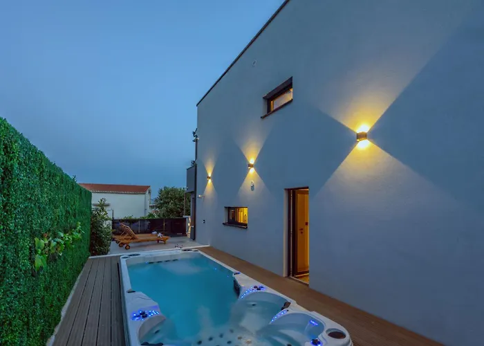 Roma Sauna And Hydrotherapy Pool *