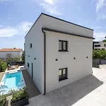 Roma Sauna And Hydrotherapy Pool *
