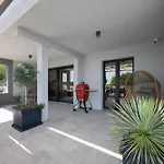 Roma Sauna And Hydrotherapy Pool Villa *
