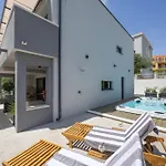Roma Sauna And Hydrotherapy Pool