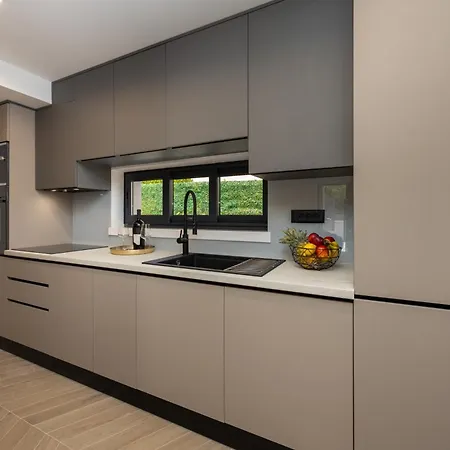 Roma Sauna And Hydrotherapy Pool