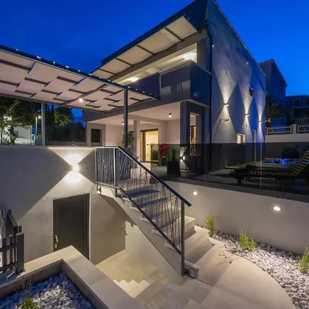 Roma Sauna And Hydrotherapy Pool Villa *