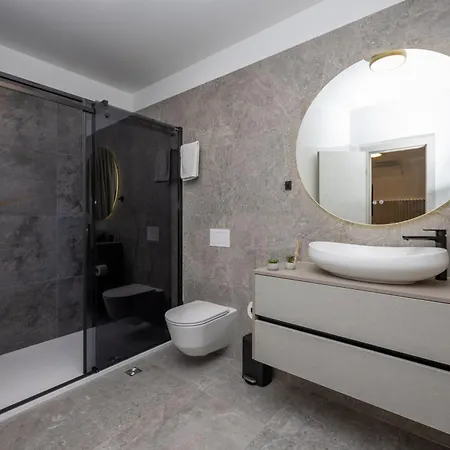 Roma Sauna And Hydrotherapy Pool