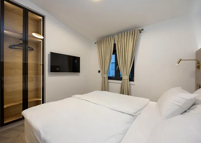 Roma Sauna And Hydrotherapy Pool Villa