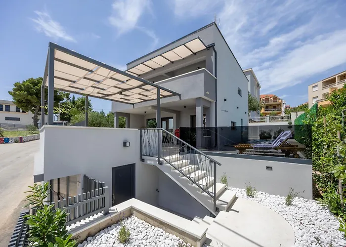 Вілла Roma Sauna And Hydrotherapy Pool *