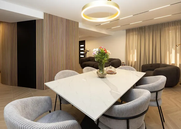 Roma Sauna And Hydrotherapy Pool Трогір