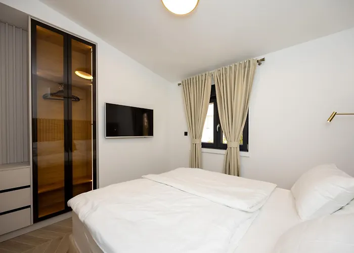 Roma Sauna&hydrotherapy Pool Trogir